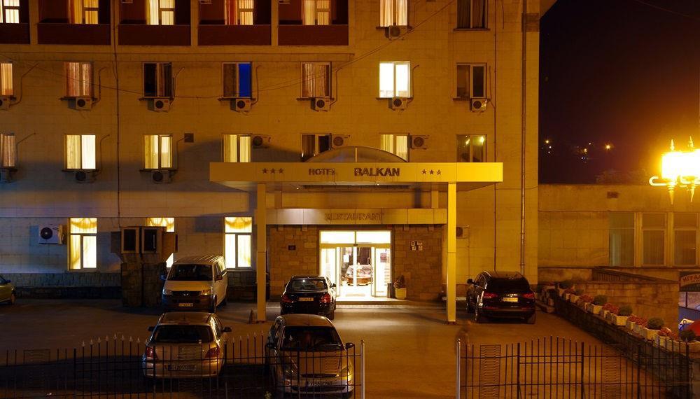 Hotel Balkan Gabrovo Ngoại thất bức ảnh